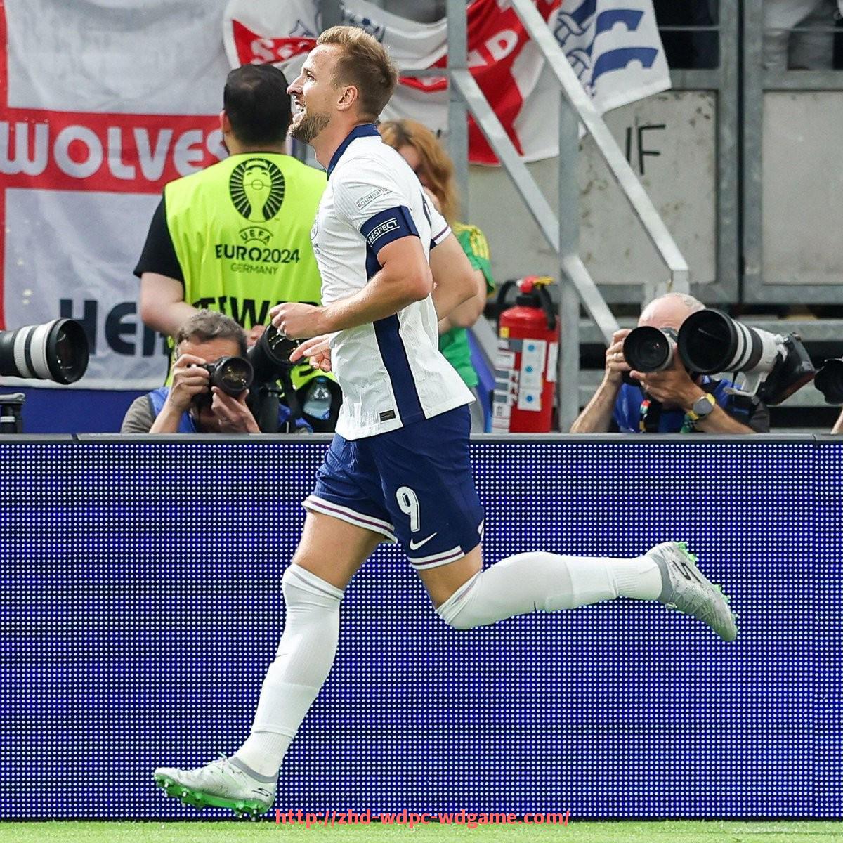 问鼎娱乐官方网站-世俱杯拜仁进球集锦:精彩瞬间与技术解析